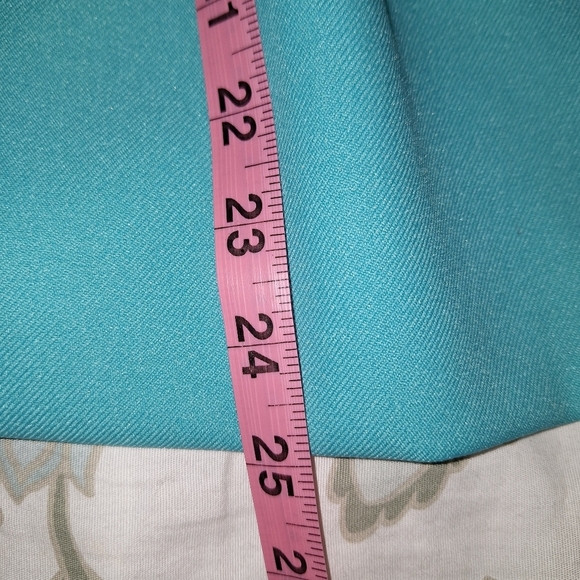 A Bend Over Midi pencil skirt in a ladies 6P. NWT with no flaws. Teal blue - Picture 8 of 8